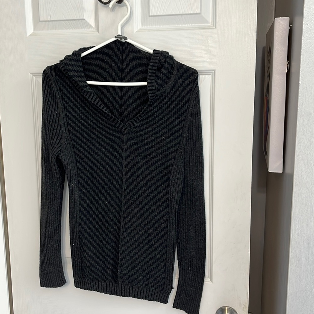 Eddie Bauer long sleeve hooded sweater. Bundle and save!
